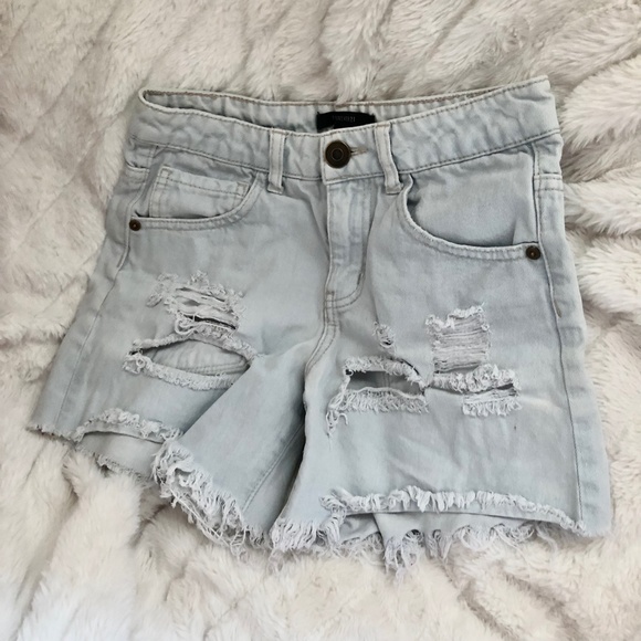 Forever 21 High Waisted Distressed Light Wash Shorts - Picture 2 of 4